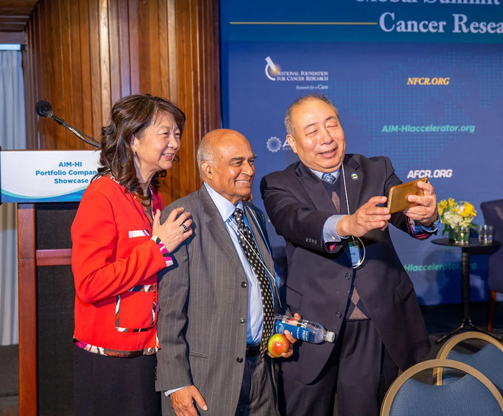 GirardIm_NFCR2022-1166 small Scientists Selfie