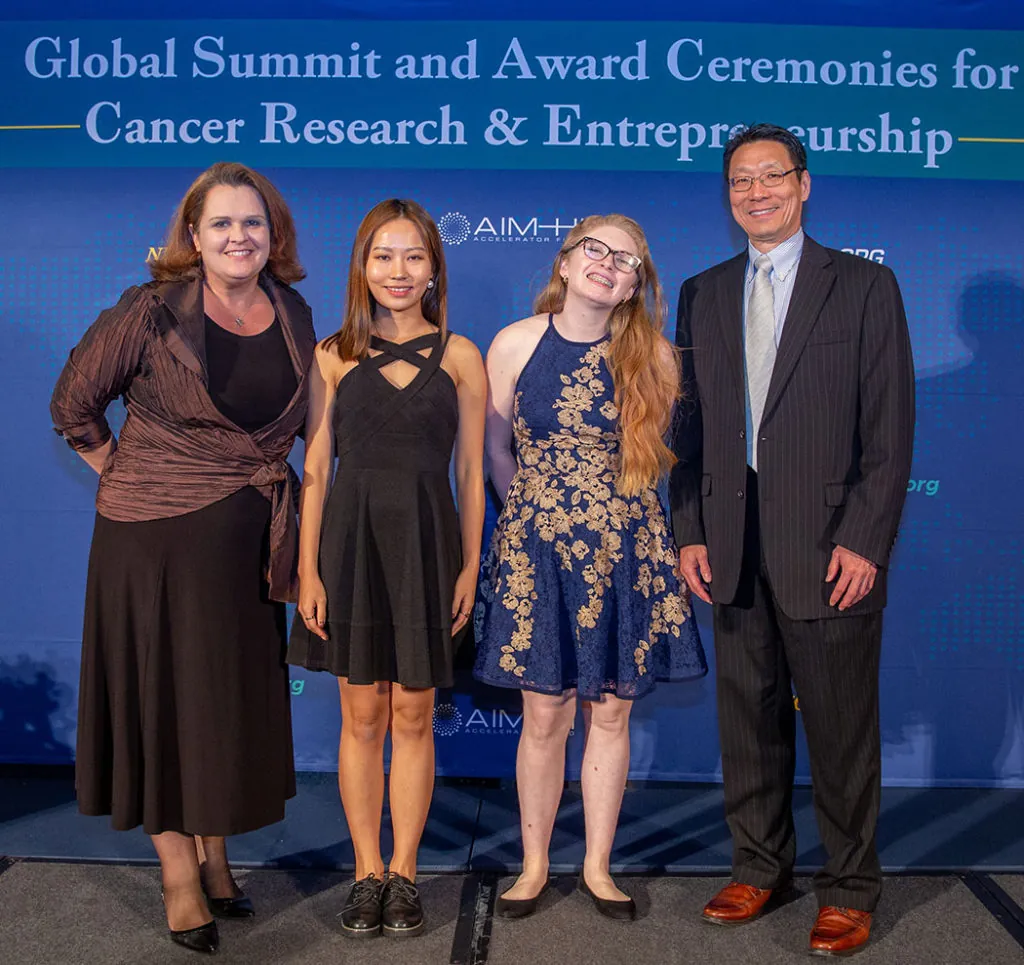 GirardIm_NFCR2022-1569 small Group Photo on Stage at the Summit 2022