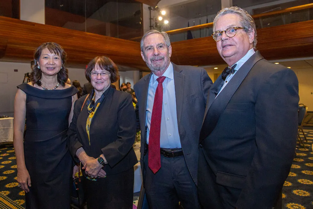 GirardIm_NFCR2022-1580 small Group Photo at the Summit 2022