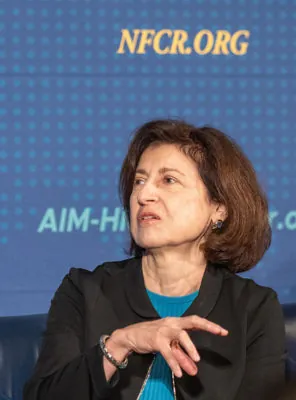 GirardIm_NFCR2022-271 small Suzanne Topalian